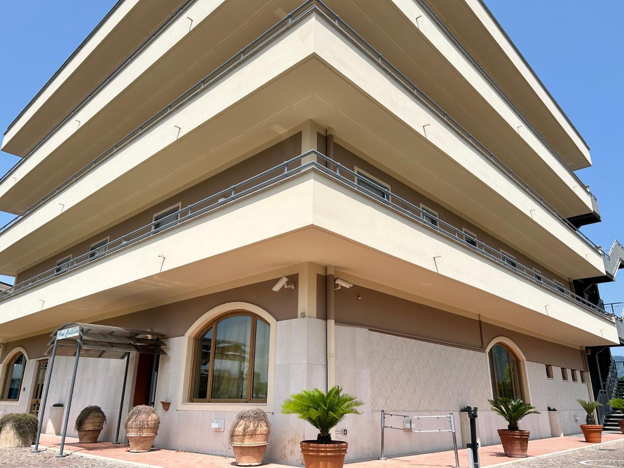 Hotel Maddaloni Tufino Buitenkant foto